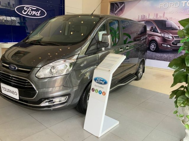 Ford Tourneo Trend 2.0AT 2019 giá cạnh tranh, tặng quà chính hãng, giao nhanh toàn quốc0