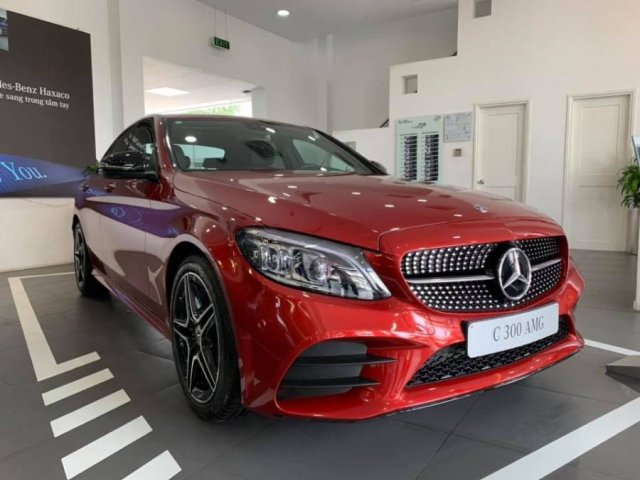 Bán Mercedes-Benz C300 AMG năm 2019, có sẵn xe, giao xe hanh toàn quốc