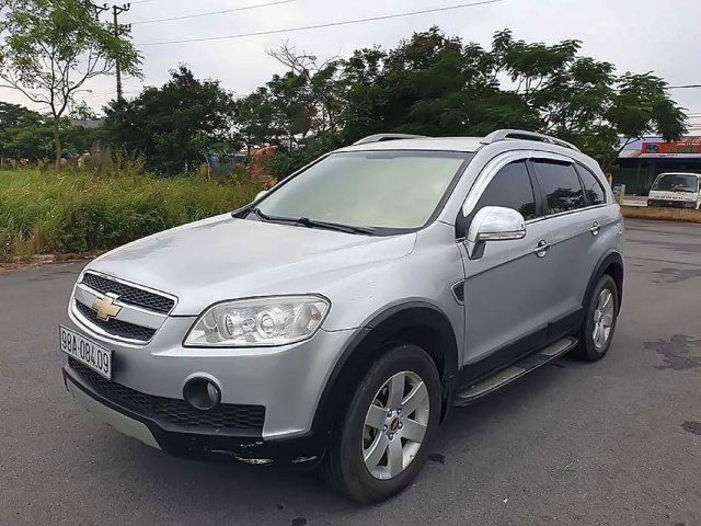 Cần bán gấp Chevrolet Captiva LTZ 2.4 AT 2008, màu bạc số tự động, giá tốt0