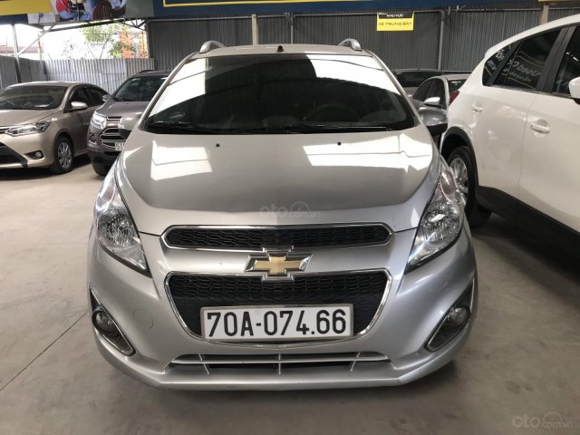 Bán Chevrolet Spark LTZ 1.0AT màu bạc, số tự động sản xuất 2014/2015 1 chủ đi 36000km