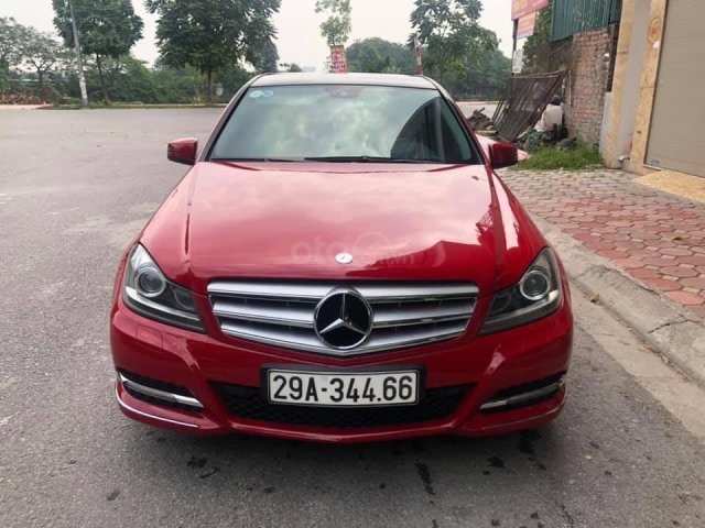 Bán xe Mercedes-Benz C class đăng ký lần đầu 2011, màu đỏ, còn mới giá 635 triệu đồng, liên hệ 0916822299