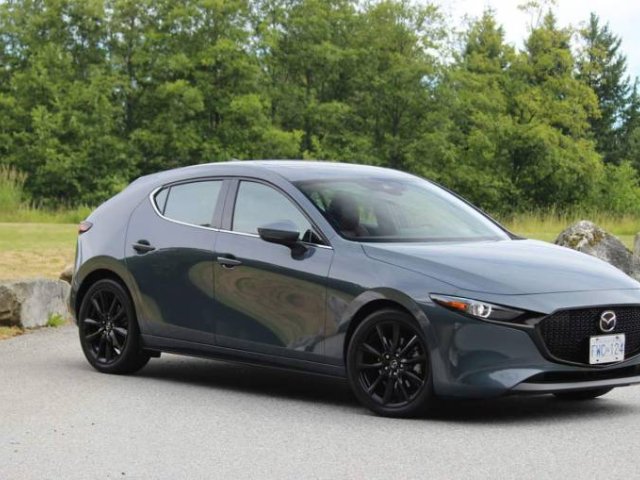 Cần bán nhanh với giá thấp chiếc Mazda3 1.5L Luxury, đời 2019, sẵn xe, giao nhanh0