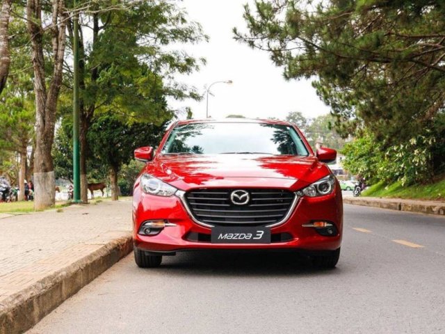 Cần bán xe Mazda 3 sản xuất 2019, màu đỏ, giao xe nhanh0