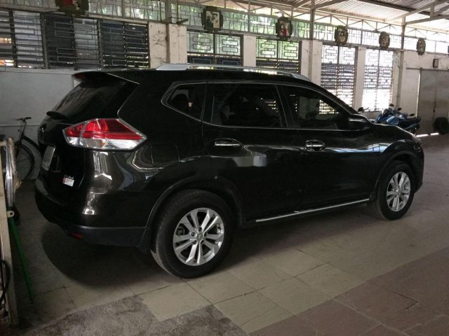 Cần bán nhanh chiếc xe Nissan X trail năm sản xuất 2018, màu đen, xe cũ như mới0