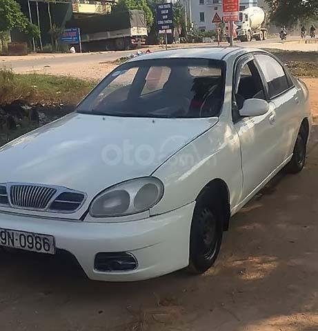 Bán ô tô Daewoo Lanos sản xuất 2001, màu trắng, nhập khẩu