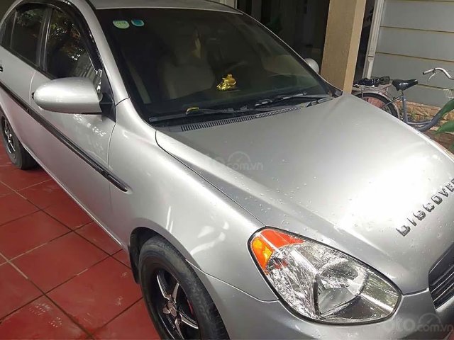 Cần bán gấp Hyundai Verna 1.4 MT đời 2008, màu bạc, nhập khẩu nguyên chiếc0