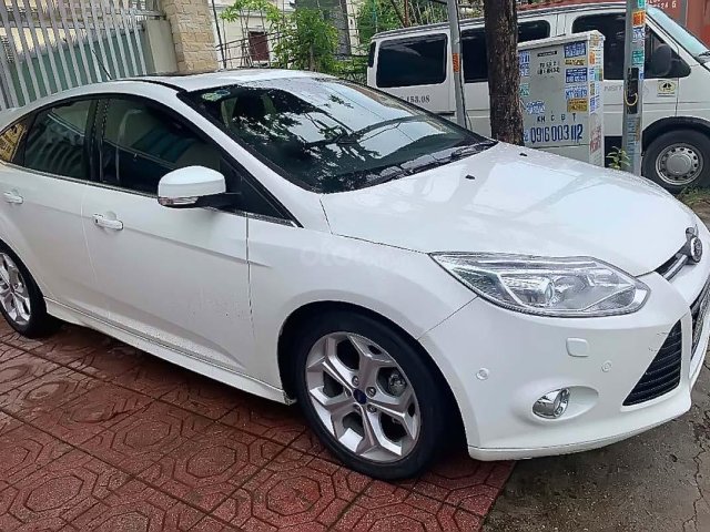 Cần bán Ford Focus S 2.0 AT sản xuất năm 2014, màu trắng, 450 triệu0