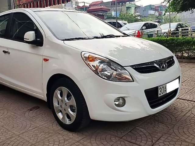 Cần bán Hyundai i20 1.4 AT đời 2010, màu trắng, nhập khẩu nguyên chiếc  0