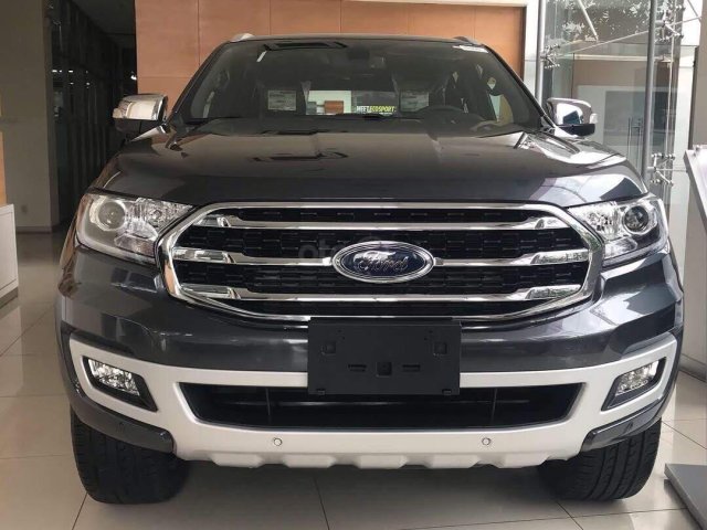  Ford Everest Ambiente năm 2019, màu đen giảm gái cuối năm chỉ còn 924 triệu đồng - Mua ngay tặng quà hấp dẫn