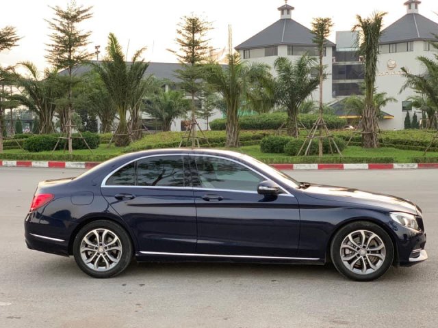 Cần bán Mercedes C200 đời 2015 màu xanh cavansite nội thất kem