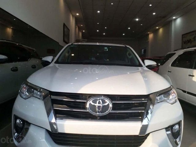 Cần bán gấp Toyota Fortuner 2.4G 4x2 AT năm sản xuất 2018, màu trắng, nhập khẩu 0