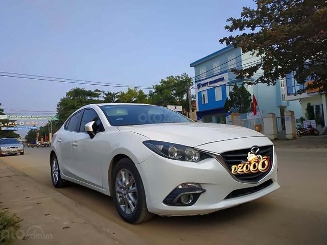 Bán xe Mazda 3 1.5 AT 2016, màu trắng số tự động, giá tốt0