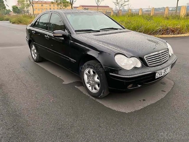 Bán Mercedes C200 năm 2002, màu đen số sàn, 159tr0