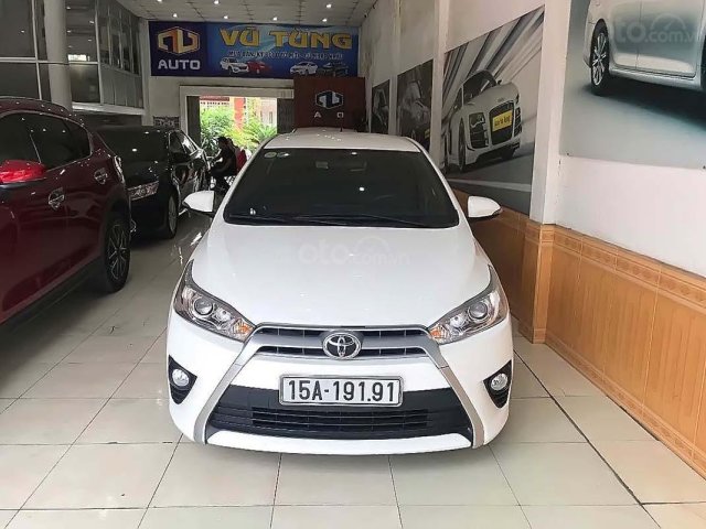 Cần bán xe Toyota Yaris đời 2015, màu trắng, xe nhập chính chủ, giá tốt