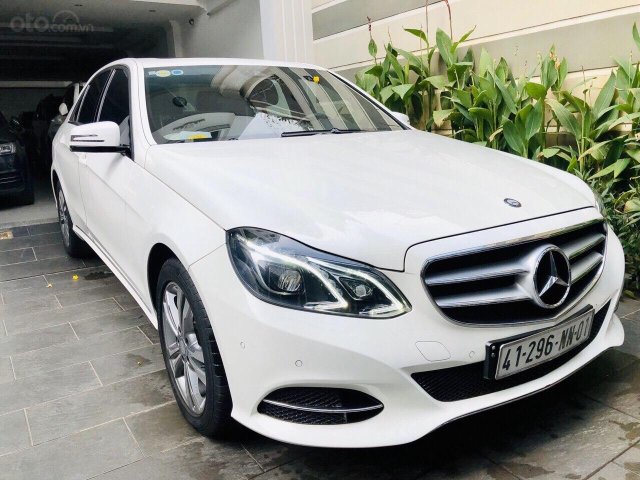 Bán E250 sản xuất 2014 xe trắng nội thất nâu hàng hiếm đi đúng 24.000km xe đẹp, BHVC đến 2020 bao kiểm tra hãng0