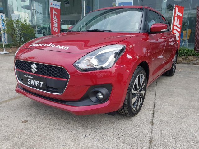 Cần bán Suzuki Swift GLX năm sản xuất 2019, màu đỏ - Xe nhập - Có sẵn xe - Giao ngay