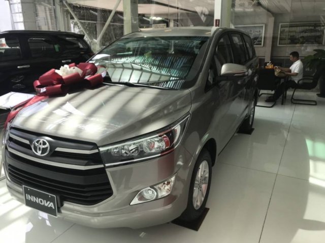 Bán ô tô Toyota Innova 2.0E MT năm 2019, giao xe nhanh toàn quốc