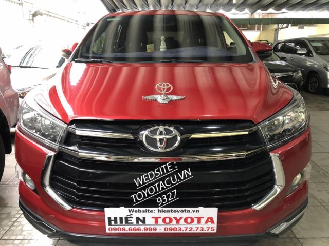 Cần bán xe Toyota Innova 2018, màu đỏ như mới0