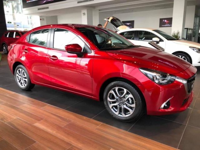 Cần bán Mazda 2 Deluxe năm sản xuất 2019, màu đỏ, xe nhập, giao nhanh0