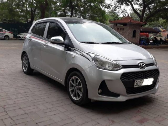 Cần bán Hyundai Grand i10 năm 2017, màu bạc, nhập khẩu 0