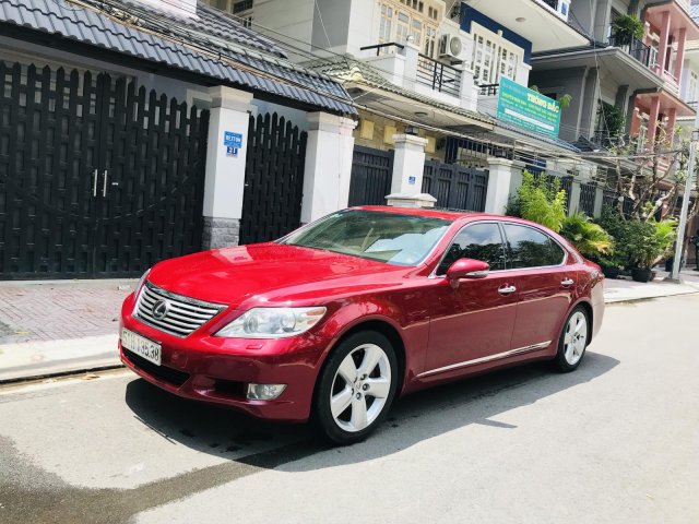 Bán Lexus LS 460L năm sản xuất 2010, màu đỏ, giá phải chăng0