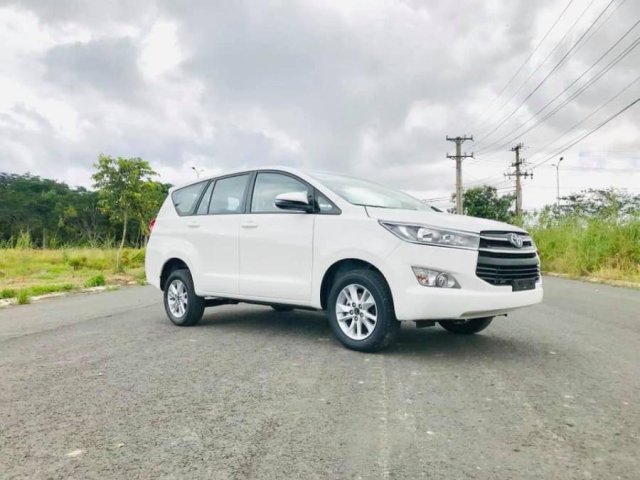 Bán xe Toyota Innova 2.0 E đời 2019, màu trắng, giao xe toàn quốc