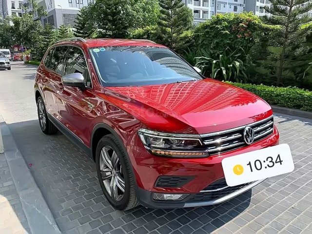 Bán Volkswagen Tiguan năm sản xuất 2018, màu đỏ, xe nhập