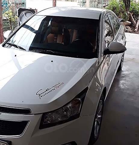 Bán xe Chevrolet Cruze năm 2014, màu trắng giá cạnh tranh0