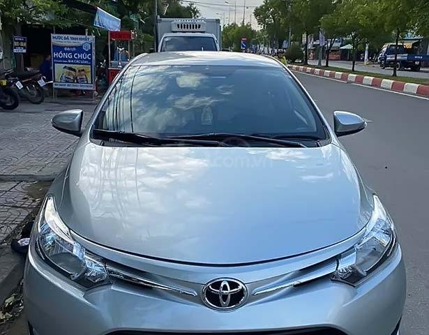 Bán Toyota Vios E năm sản xuất 2016, màu bạc, số tự động