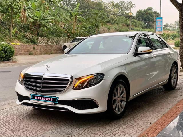 Mercedes-Benz E200 sx 2017, trắng/đen siêu hot, LH: 0387707777