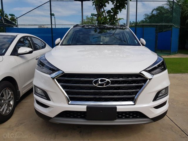 Cần bán nhanh chiếc xe Hyundai Tucson 2.0 sản xuất 2019 - Có sẵn xe - Giao nhanh toàn quốc0