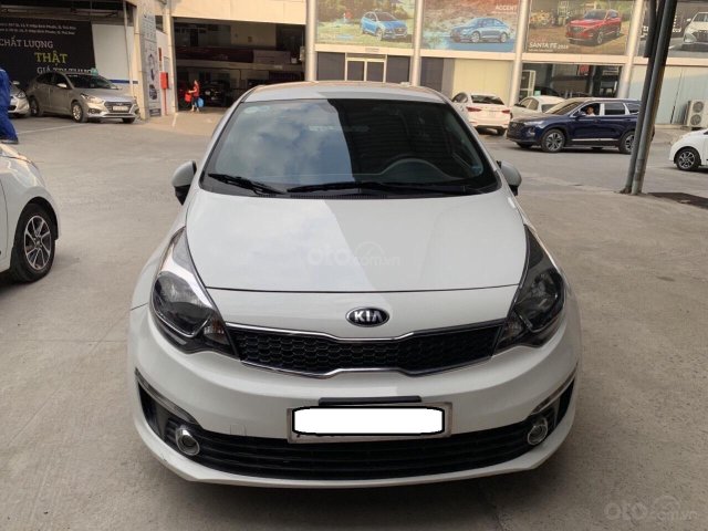 Bán ô tô Kia Rio năm 2016, màu trắng, xe nhập, số tự động, giá 438tr0