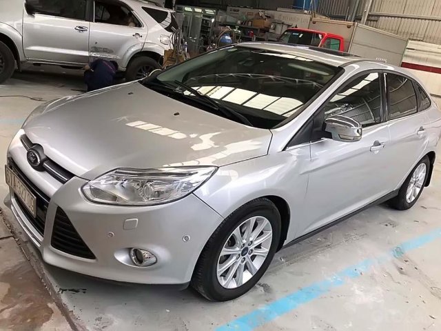 Bán xe Ford Focus Titanium 2.0 AT năm sản xuất 2014, màu bạc0