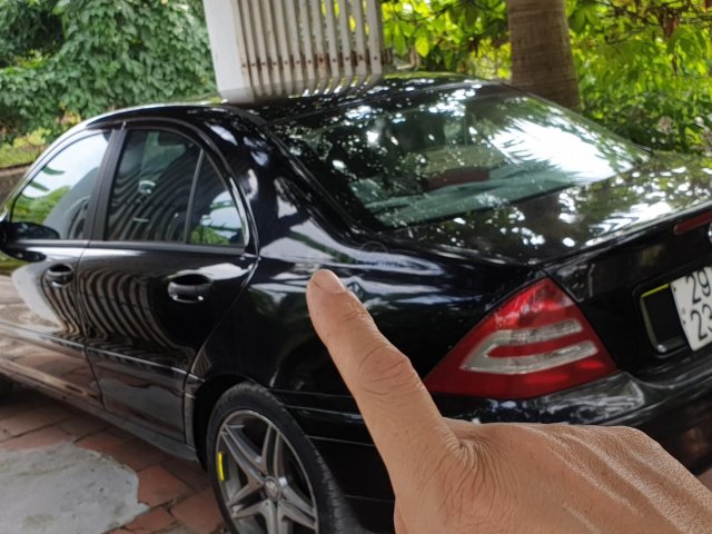 Bán xe Mercedes-Benz C class năm 2003, màu đen xe gia đình giá tốt 223 triệu đồng0