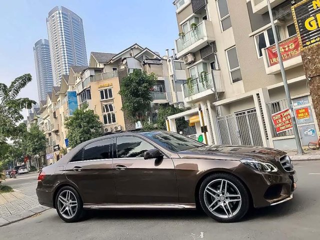 Bán xe cũ Mercedes E250 AMG đời 2015, màu nâu