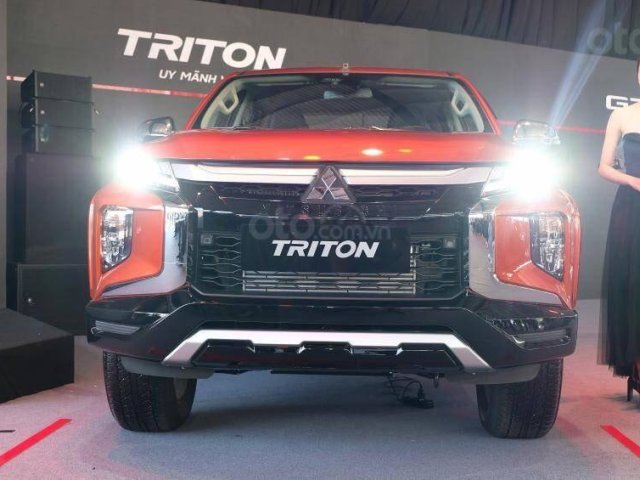 Mitsubishi Quảng Ninh - Giảm giá cuối năm chiếc xe Mitsubishi Triton 4x4AT MIVEC Premium đời 2020, màu đỏ 