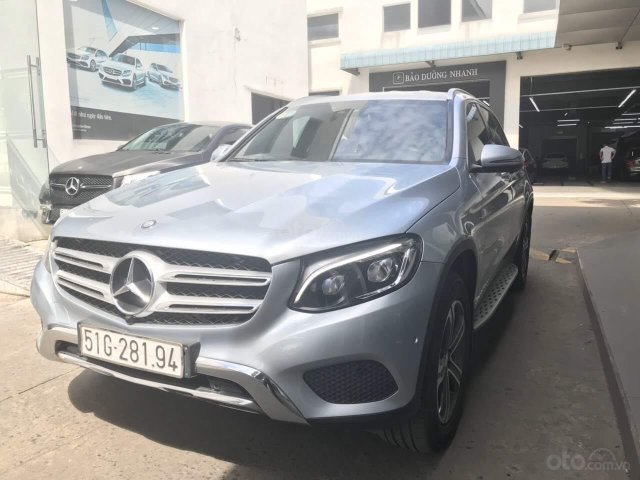 Bán xe Mercedes 250 sản xuất 2016, màu xanh lam