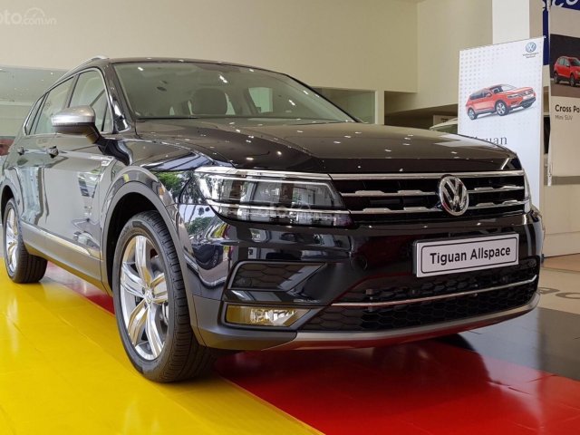 Bán ô tô Volkswagen Tiguan Allspace đời 2019, màu đen, nhập khẩu