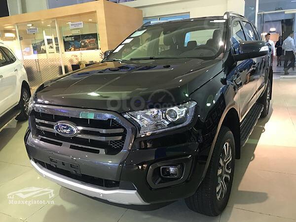 Bán nhanh, giá rẻ Ford Ranger WildTrak 2.0L AT năm 2019, màu đen, xe nhập