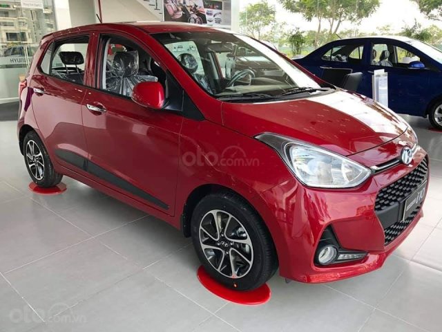 Cần bán nhanh chiếc xe Hyundai Grand i10 sản xuất năm 2019, màu đỏ0