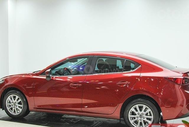 Khuyến mại lớn cuối năm chiếc xe Mazda 3 Facelift 2019, màu đỏ - Giao xe nhanh toàn quốc