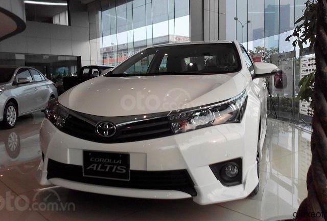 Với 210 triệu, sở hữu ngay Toyota Corolla Altis 1.8 G CVT đời 2019, màu trắng