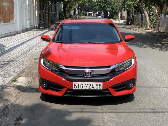 Bán Honda Civic 1.5 Turbo sản xuất 2018 nhập nguyên chiếc, xe mới đi lướt 11.000km bao kiểm tra tại hãng