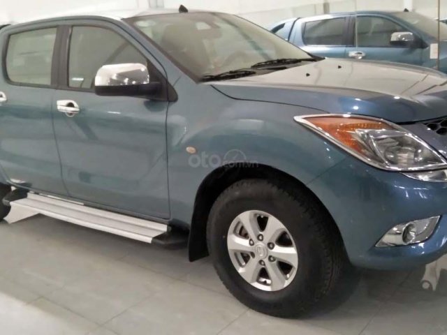 Cần bán gấp Mazda BT 50 đời 2014, màu xanh lam, nhập khẩu nguyên chiếc chính hãng0