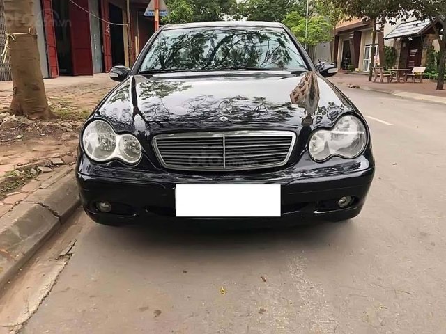 Bán Mercedes AT đời 2003, màu đen chính chủ