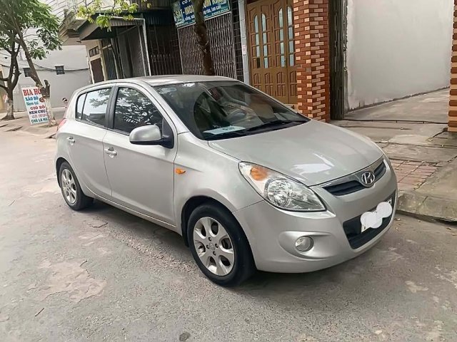 Bán Hyundai i20 AT đời 2012, màu bạc, xe nhập 