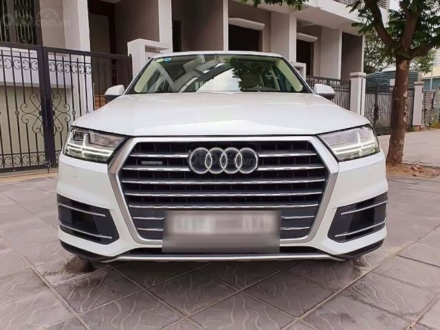 Cần bán xe Audi Q7 năm sản xuất 2016, màu trắng0