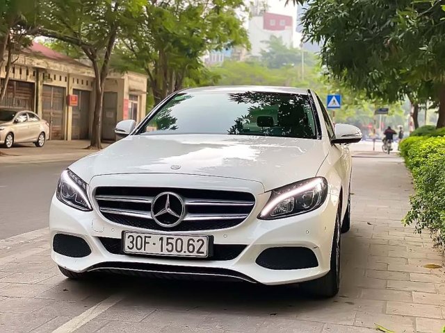 Cần bán Mercedes C200 đời 2017, màu trắng0