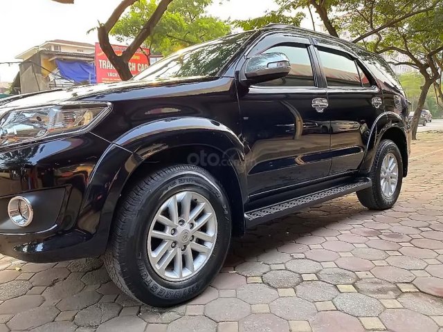 Cần bán Toyota Fortuner 2.7V sản xuất năm 2013, màu đen, chính chủ