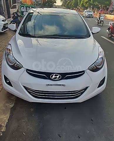 Bán Hyundai Elantra năm 2013, màu trắng, nhập khẩu nguyên chiếc xe gia đình, giá tốt0